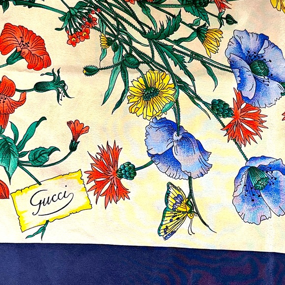 WOW - Authentic Gucci Silk Scarf for Neck, your Purse and/or Backpack - Picture 13 of 13